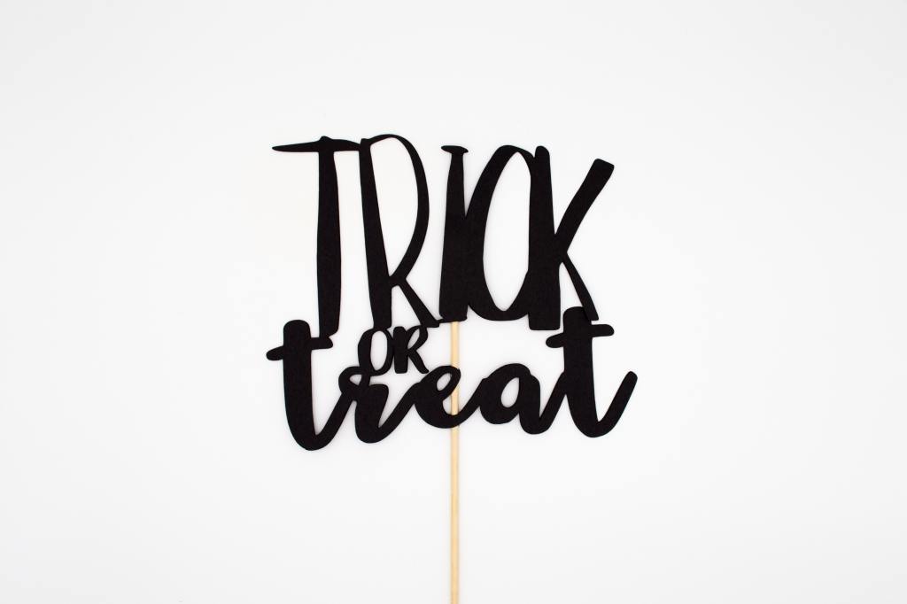 Sustainable Halloween tip- learn a trick to entertain your trick or treaters